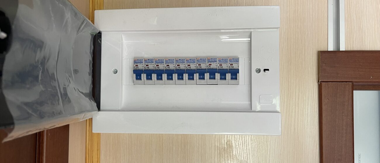 Жилая бытовка с санузлом 6х2,5х2,8 - 9